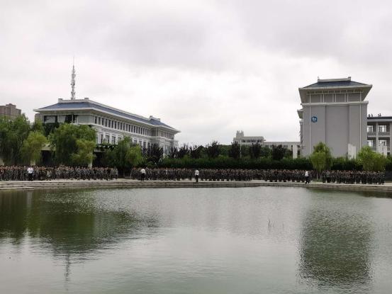 彩票十大网站：推进“一专多证”制度，培养两专多能复合型人才