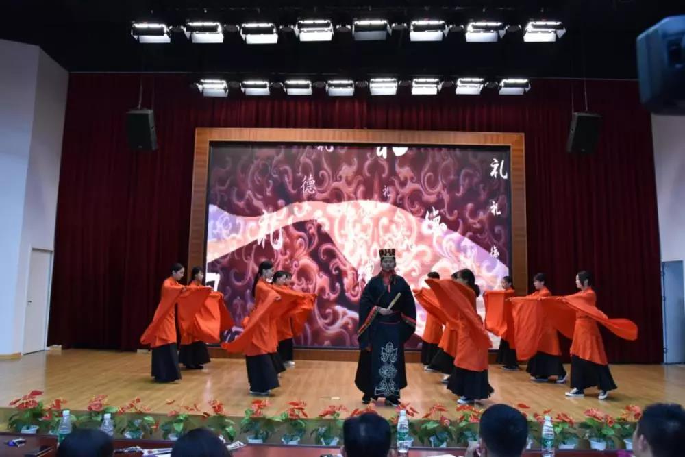 十大彩票网站排名隆重举行2019年度“最美教师”颁奖典礼